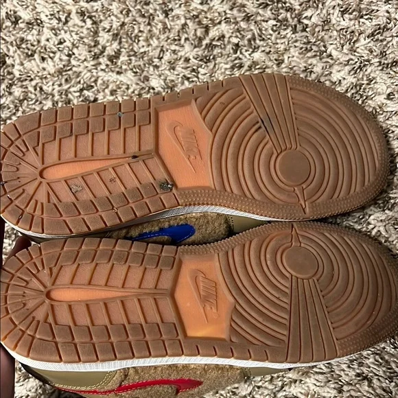 Nike Kids Sneakers in Brown with Neon Accents - Picture 6 of 6